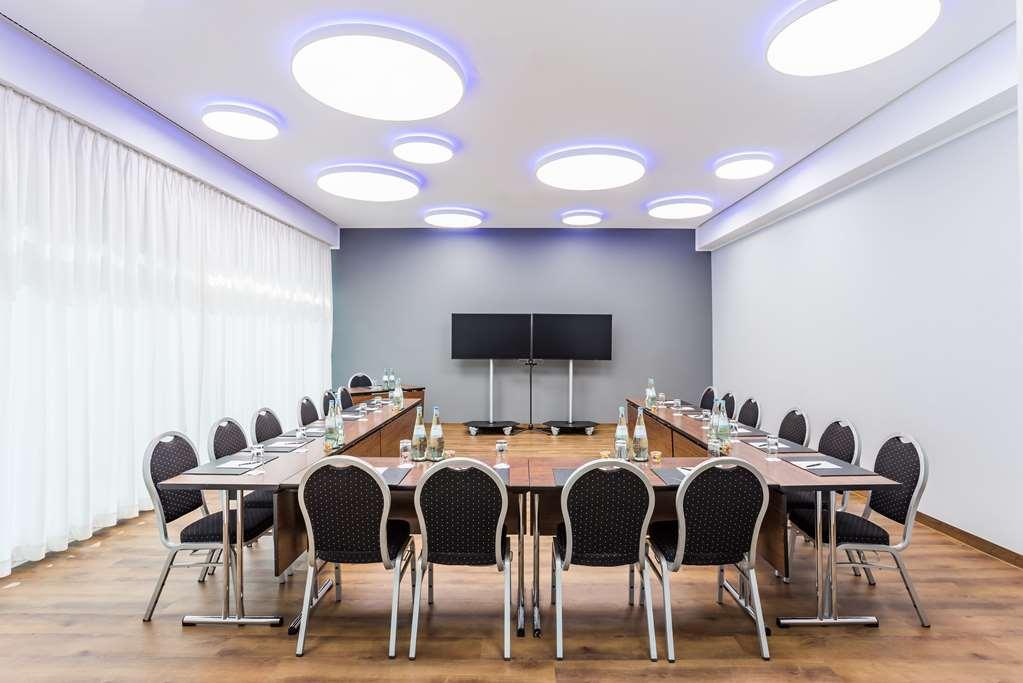 Radisson Blu Conference Hotel, 4*